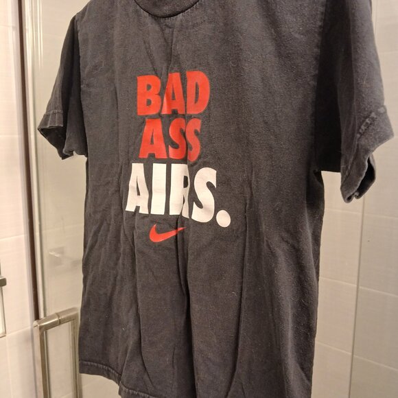 Vintage Nike Black and Red Top with Bold Print - Picture 4 of 7